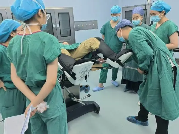 Pneumatic Lithotomy Stirrups