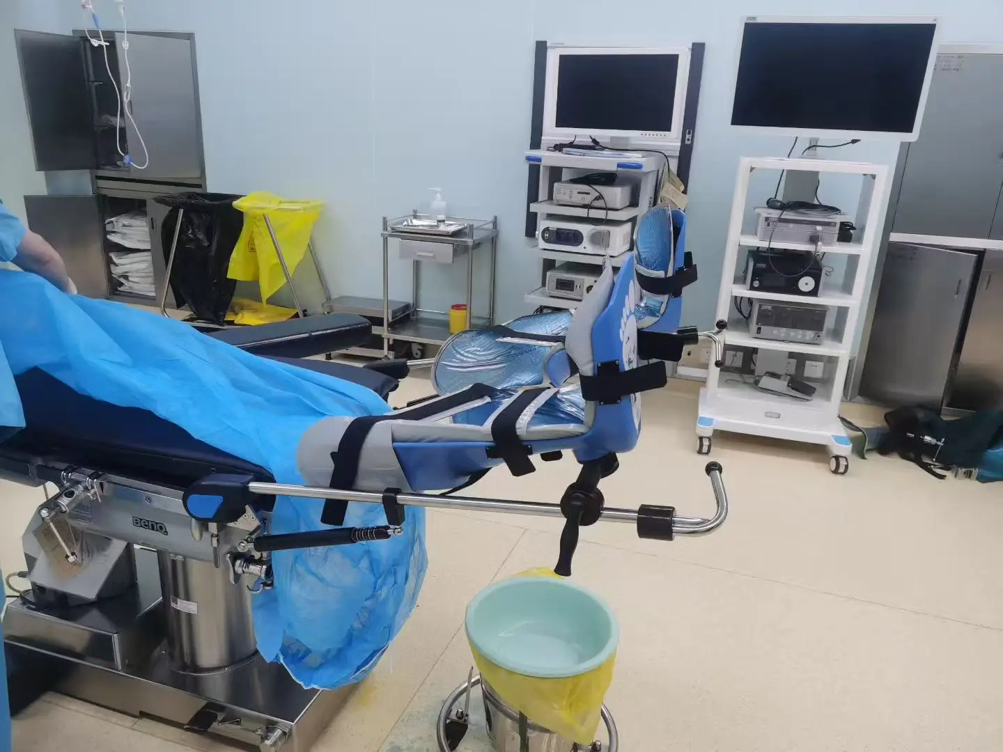 Surgical stirrups fitted on BenQ table in Nigeria
